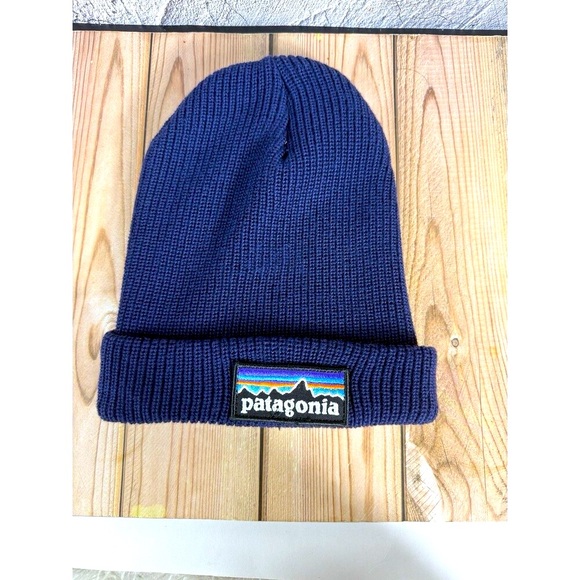 EUC Patagonia Unisex Logo Beanie Navy Recycled Polyester Size OS - Picture 1 of 9